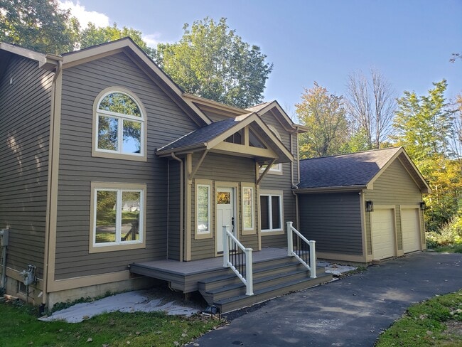 property at 4319 Kencrest Dr