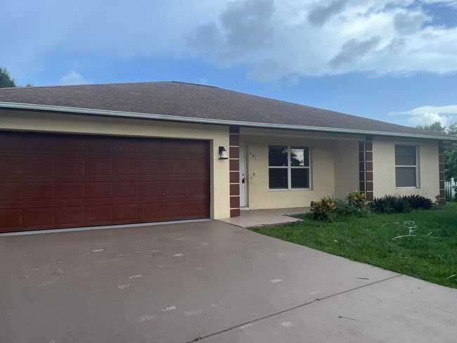 702 SW Amber Terrace in Port St. Lucie, FL - Building Photo - Building Photo