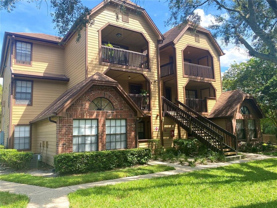 375 Lake Ontario Ct in Altamonte Springs, FL - Building Photo