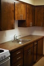 University Area Housing - Collegewood Place in Spokane, WA - Foto de edificio - Building Photo