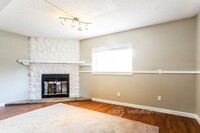 5856 S Nepal Way in Centennial, CO - Foto de edificio - Building Photo