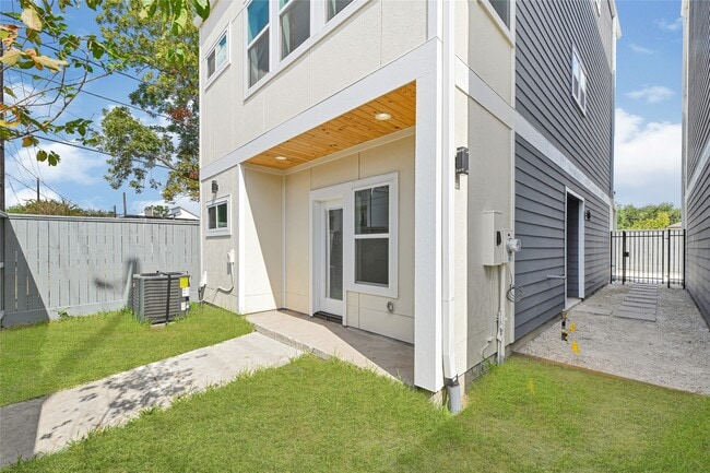 property at 3108 Arlington St