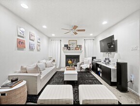 1909 Chasewood Cir in Arlington, TX - Building Photo - Building Photo