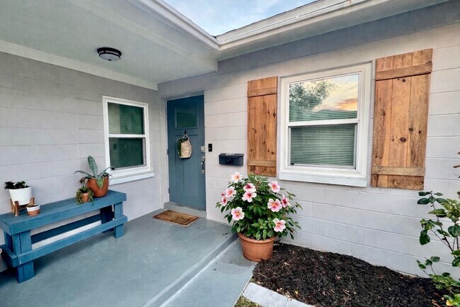 1261 79th Ave N in St. Petersburg, FL - Building Photo - Building Photo