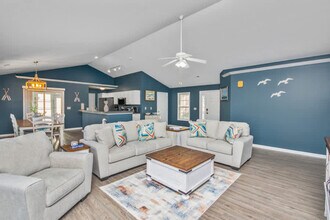 255 Melody Gardens Dr in Surfside Beach, SC - Foto de edificio - Building Photo