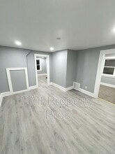 2057 N 32nd St in Milwaukee, WI - Building Photo - Building Photo