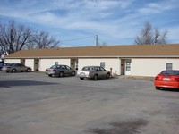 308-312 W D Ave in Kingman, KS - Foto de edificio - Building Photo