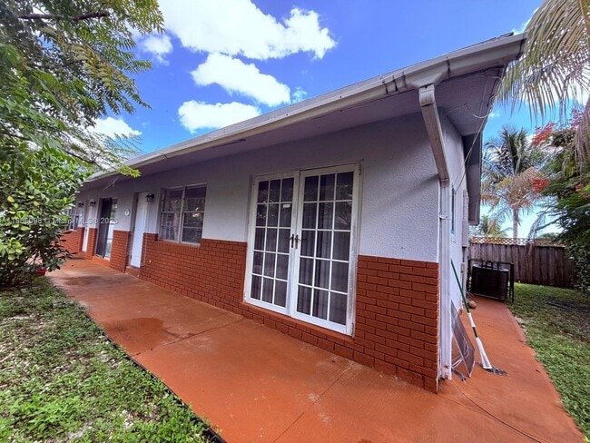 property at 2560 Riverland Dr