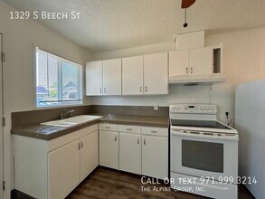 1329 S Beech St in Cornelius, OR - Building Photo - Building Photo