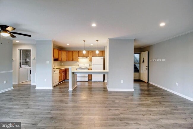 property at 2121 Wainwright Ct