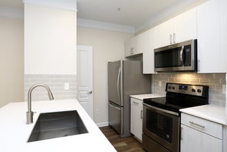 Camden Manor Park in Raleigh, NC - Building Photo - Interior Photo