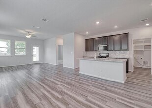 128 Tucana St in Georgetown, TX - Foto de edificio - Building Photo