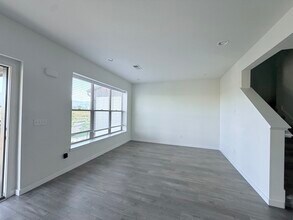 9839 E 56th Pl in Denver, CO - Foto de edificio - Building Photo