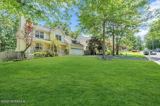 754 Holly Berry Ln in Brick, NJ - Building Photo - Building Photo