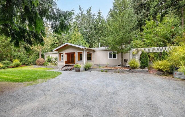 property at 159 E Crescent Harbor Rd