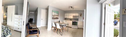 1705 N Riverside Dr, Unit 2 in Pompano Beach, FL - Foto de edificio - Building Photo