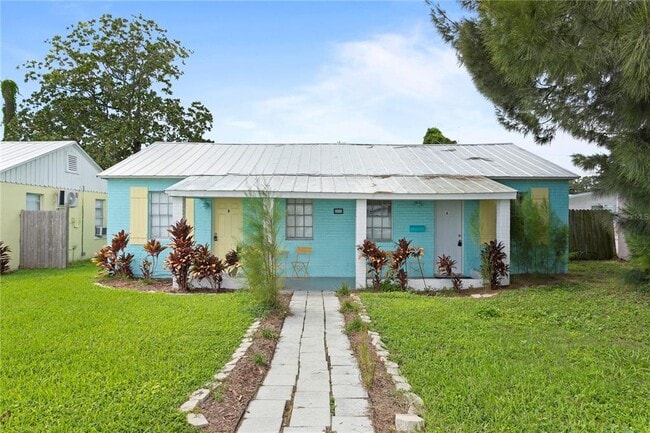 property at 1305 S 26th St