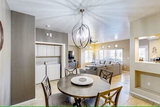 655 W Vistoso Highlands Dr, Unit 122 in Oro Valley, AZ - Building Photo - Building Photo