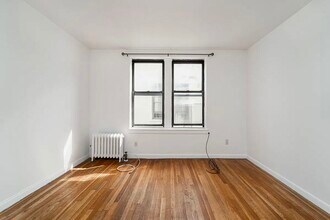 2139 28th St, Unit 1 in Astoria, NY - Building Photo - Building Photo