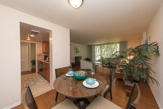 West River Apartments in Philadelphia, PA - Building Photo - Building Photo