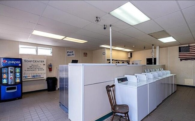 1710-1712 New York Ave in North Wildwood, NJ - Foto de edificio - Interior Photo