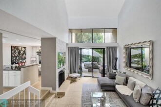 702 St Albans Dr in Boca Raton, FL - Building Photo - Building Photo