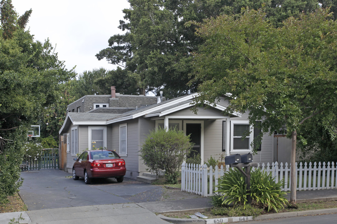 648-650 Harvard Ave in Menlo Park, CA - Building Photo