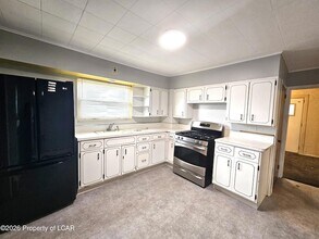 92 Diamond Ave in Wilkes-Barre, PA - Foto de edificio - Building Photo