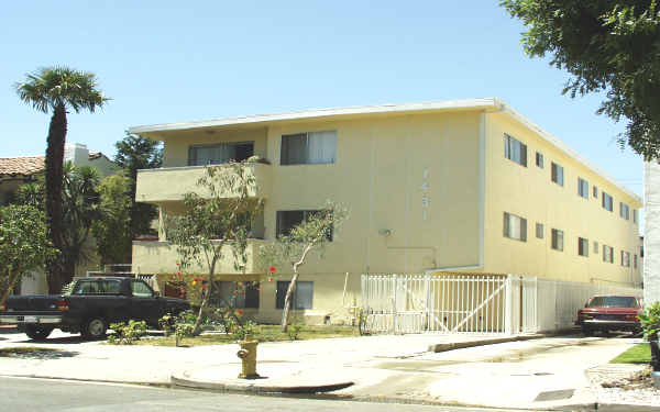 1431 S Holt Ave in Los Angeles, CA - Building Photo