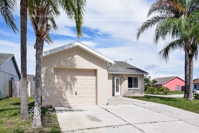 1330 Coolmont Dr in Brandon, FL - Building Photo - Building Photo