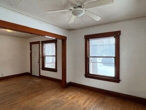 1074 5th St E in St. Paul, MN - Building Photo - Building Photo