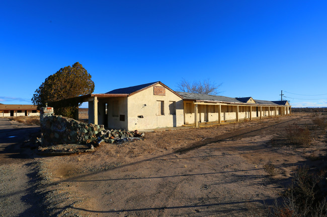 Mike Tyson Ranch in North Edwards, CA - Foto de edificio - Building Photo