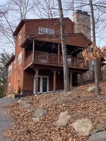 502 Beech Ln in East Stroudsburg, PA - Building Photo