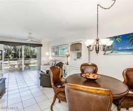 501 Forest Lakes Blvd in Naples, FL - Building Photo - Building Photo