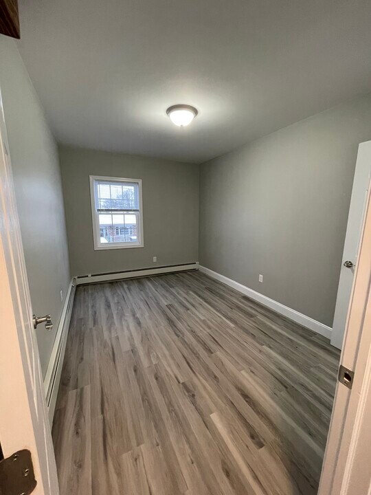 19 Rose St, Unit #4 in North Providence, RI - Building Photo