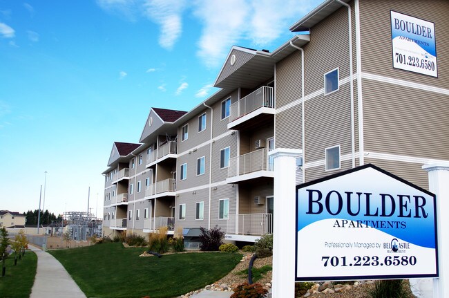 The Boulder Apartments in Bismarck, ND - Building Photo - Building Photo