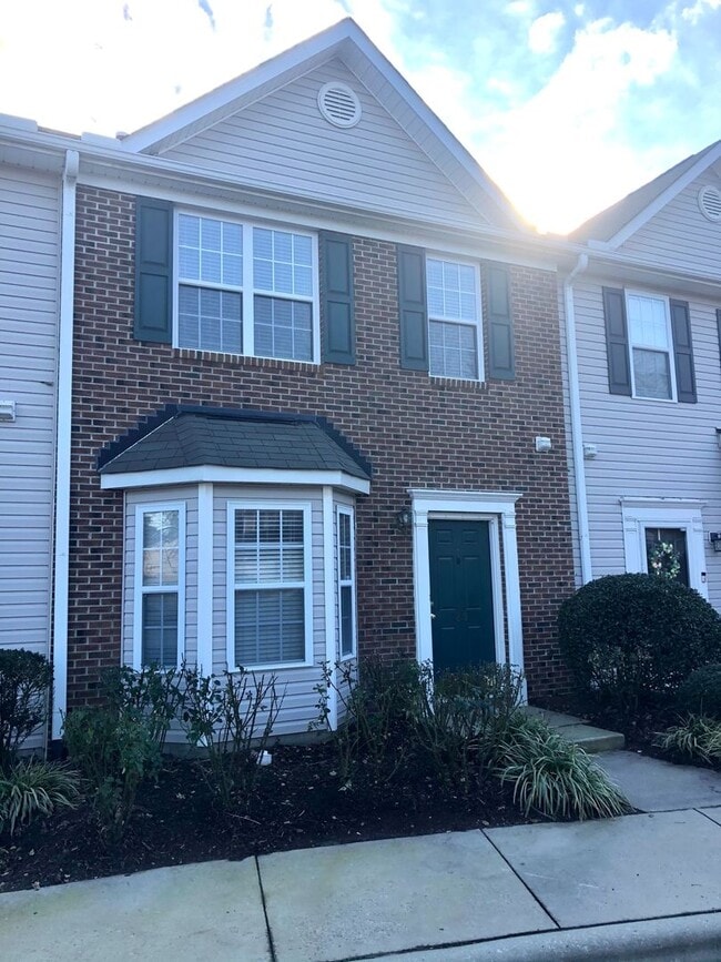 property at 29 Edgebrook Cir
