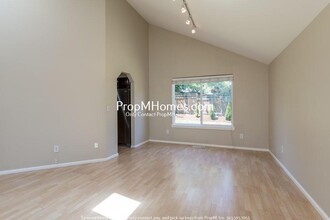 7135 SW 161st Terrace in Beaverton, OR - Building Photo - Building Photo
