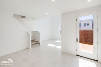 720 Metric Rd in San Marcos, CA - Building Photo - Building Photo