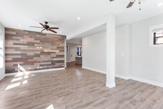 1062 W Glenlake Ave in Chicago, IL - Foto de edificio - Building Photo