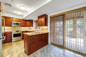 2132 Linwood Ave in Fort Lee, NJ - Building Photo - Building Photo