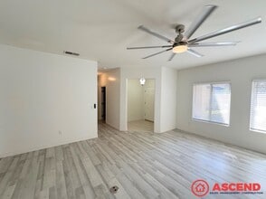 716 Windsor Park Dr in Bakersfield, CA - Building Photo - Building Photo