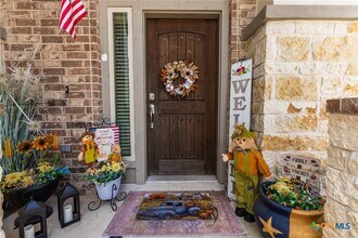 1722 Village Springs in New Braunfels, TX - Building Photo - Building Photo