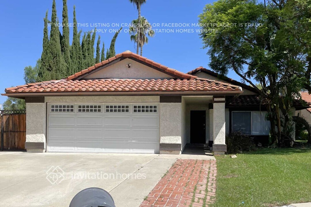 1752 Willowbrook Ln in Simi Valley, CA - Foto de edificio