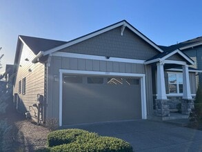 1115 S 32nd Ave in Cornelius, OR - Building Photo - Building Photo