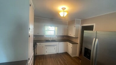 703 Concord St in Chandler, TX - Building Photo - Building Photo