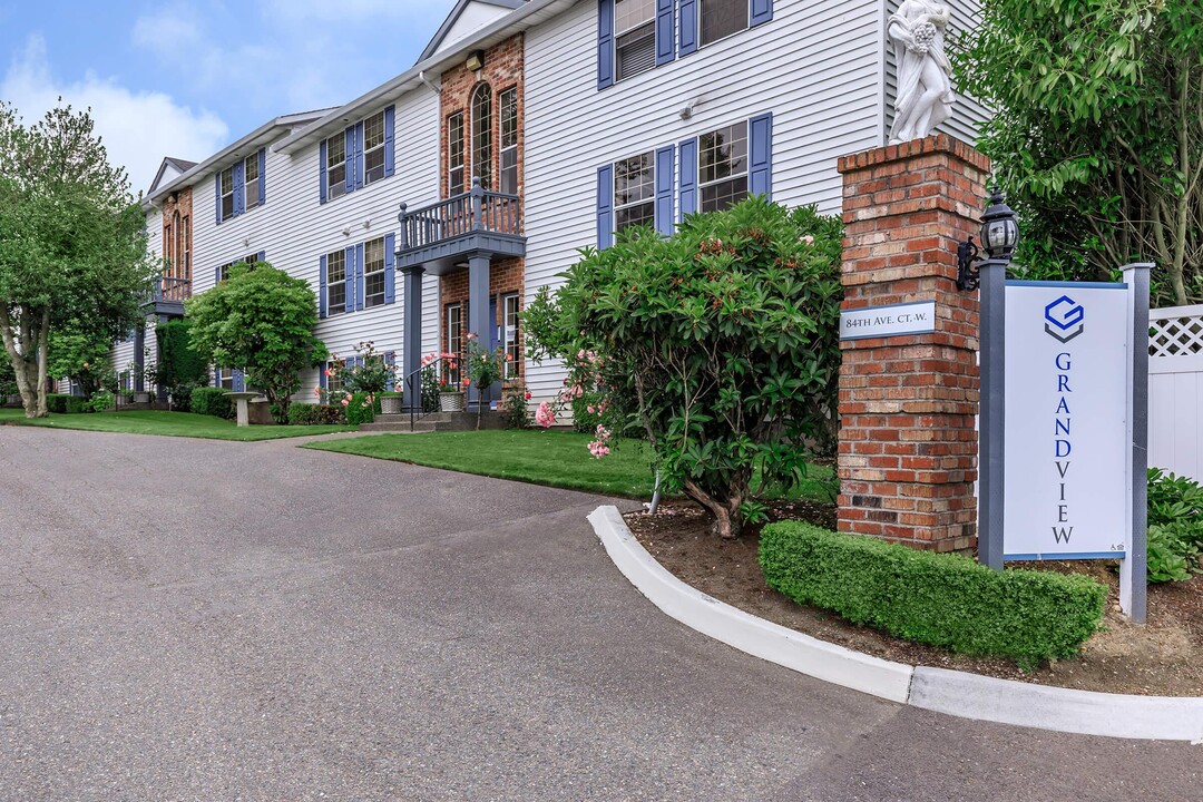 Grandview Apartments in University Place, WA - Foto de edificio