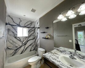 1100 NW 26th St in Miami, FL - Building Photo - Building Photo