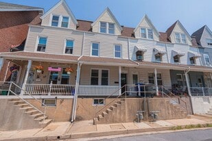 621 Limestone St in Catasauqua, PA - Building Photo