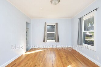 1221 Broad St in Des Moines, IA - Building Photo - Building Photo
